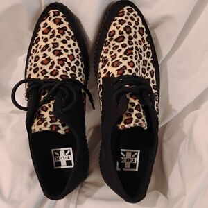 T.U.K Unisex Leopard Print Shoes Size 10